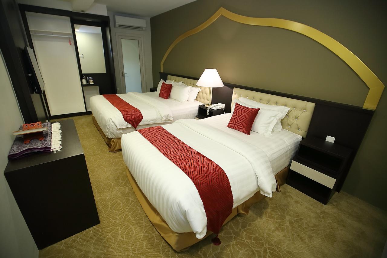 Al Khatiri Hotel Kubang Kerian Kültér fotó