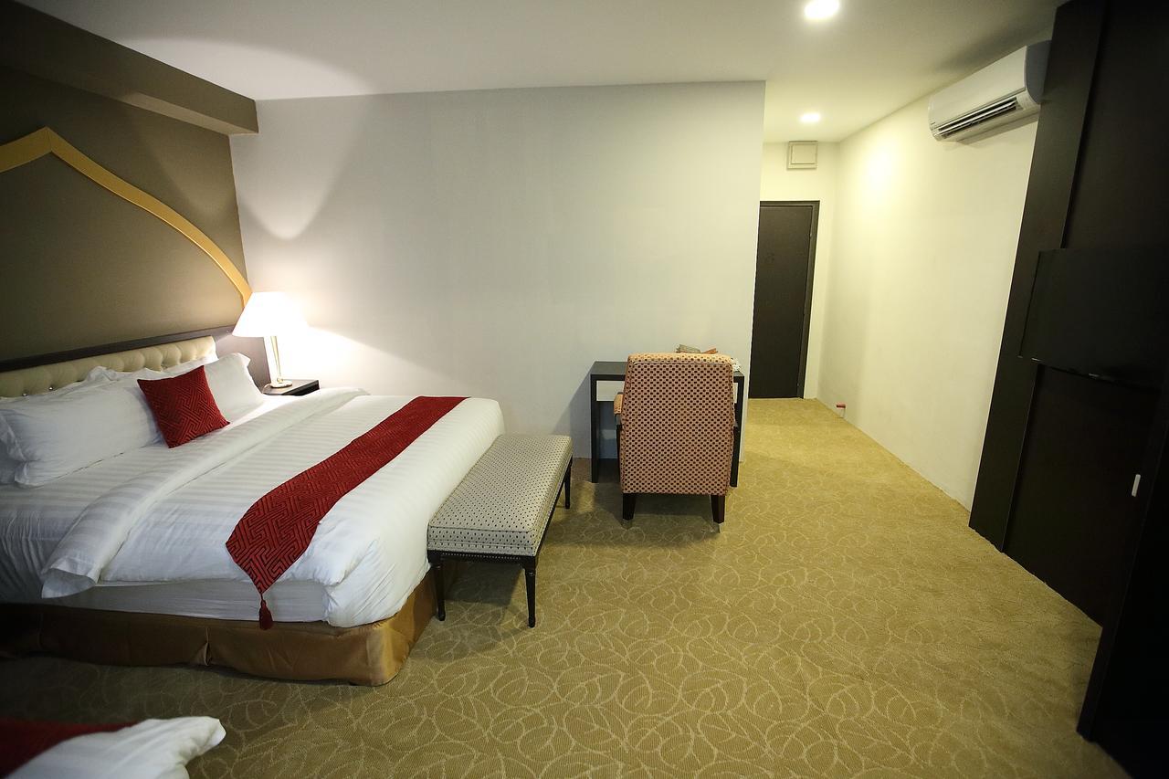 Al Khatiri Hotel Kubang Kerian Kültér fotó